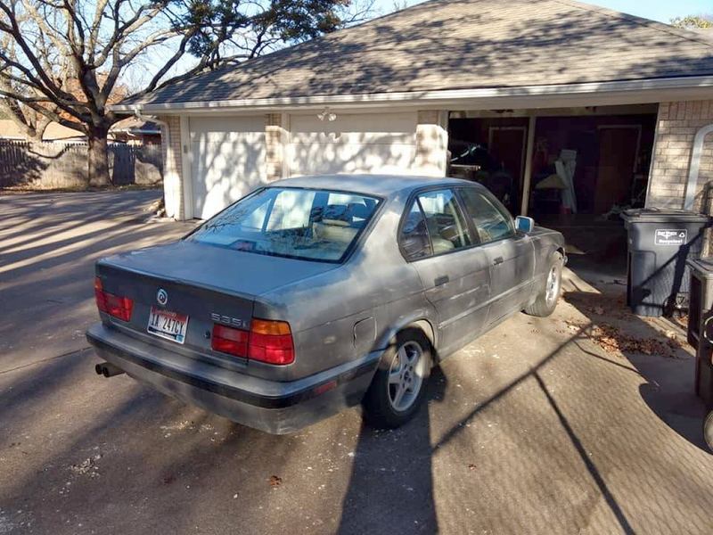Illustration for article titled At $1,800, Would You Side With This Mega-Mileage 1991 BMW 535i?